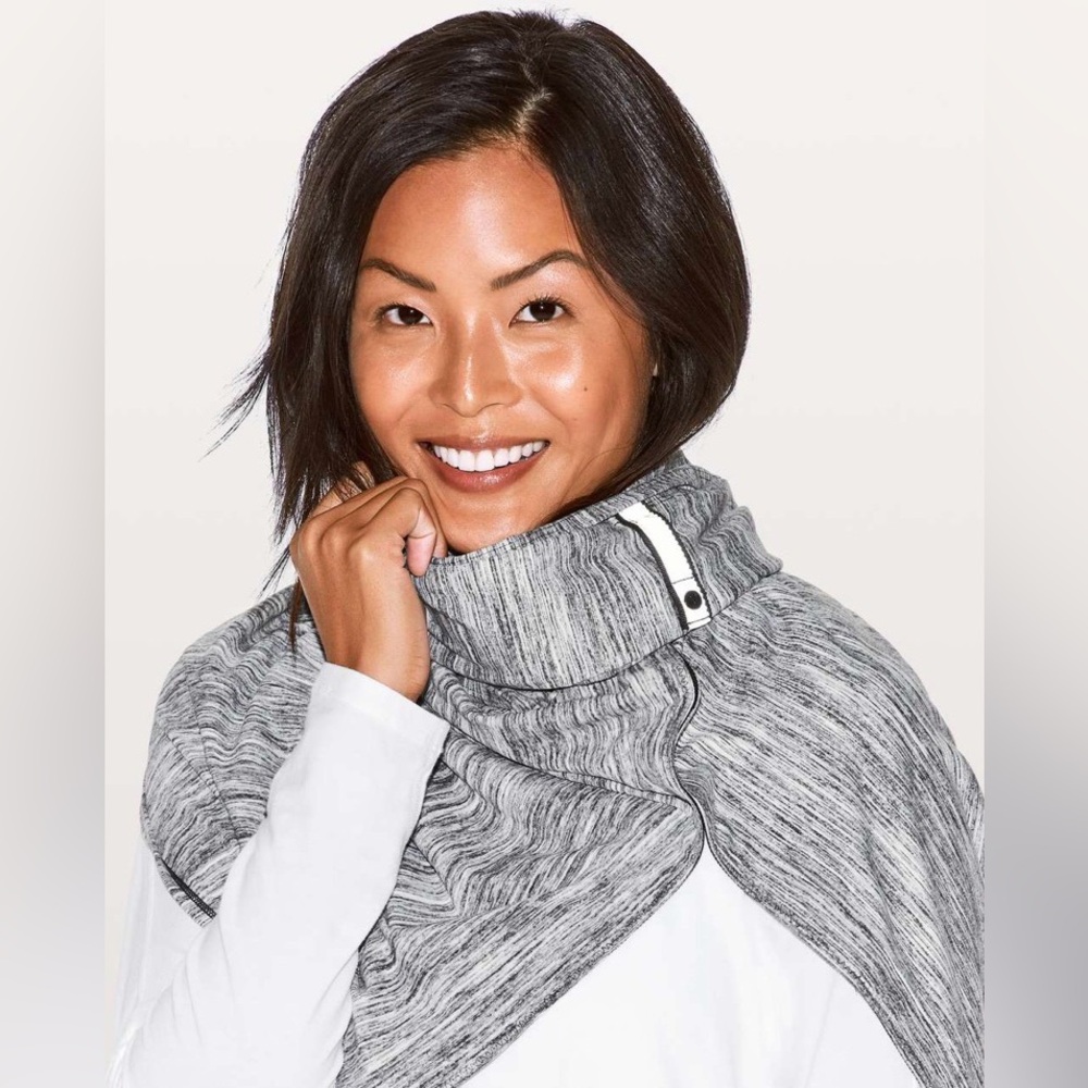 🍋Lululemon🍋 Viinyasa scarf. Grey/black space dye